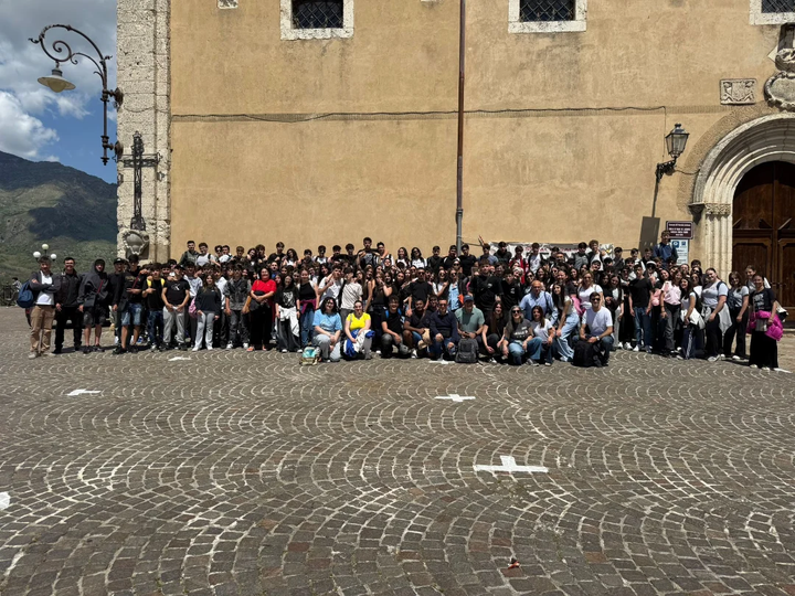 Si è svolta ieri la gara di Orienteering organizzata dall'associazione Alto Salso a cui hanno partecipato le scuole di P...