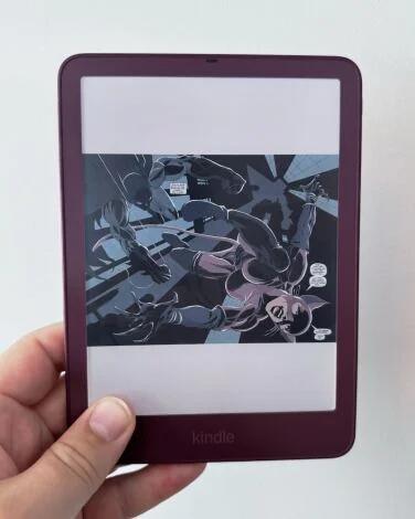 kindle colorsoft with a panel from batman's 'the long halloween' comic on display