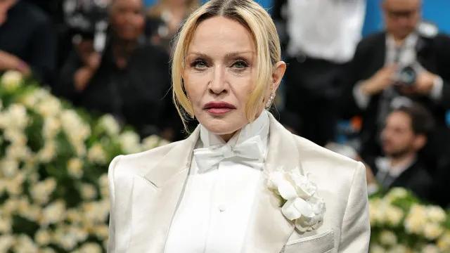Madonna faz primeira parceria com a filha, Lola Leon