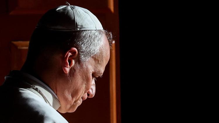 El Papa llega a España con una Iglesia dividida entre aperturistas y la vieja guardia ultra