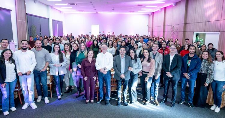 Comitês Mulher e Jovem da Sicredi Rio Paraná realizam encontro para debater sobre IA e formação política