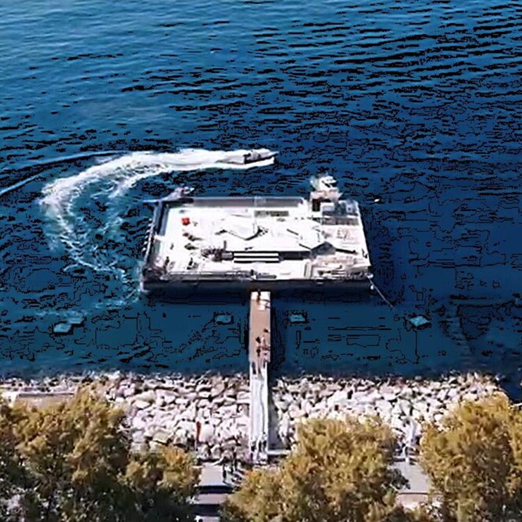 Il 'pontone' dell'America's Cup, nel mare di Napoli spunta... l'isola che non c'è
