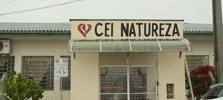 Professora é presa suspeita de agredir menino de 4 anos em creche de SC 'para corrigi-lo', diz polícia