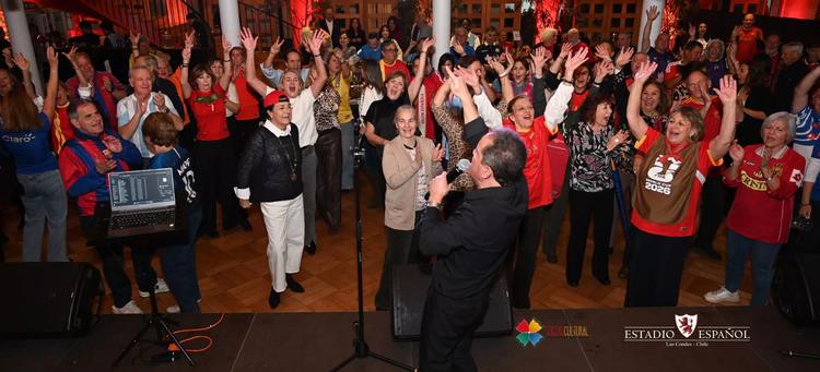 Fiesta Mundialera llenó de alegría y pasión futbolera a Estadio Español