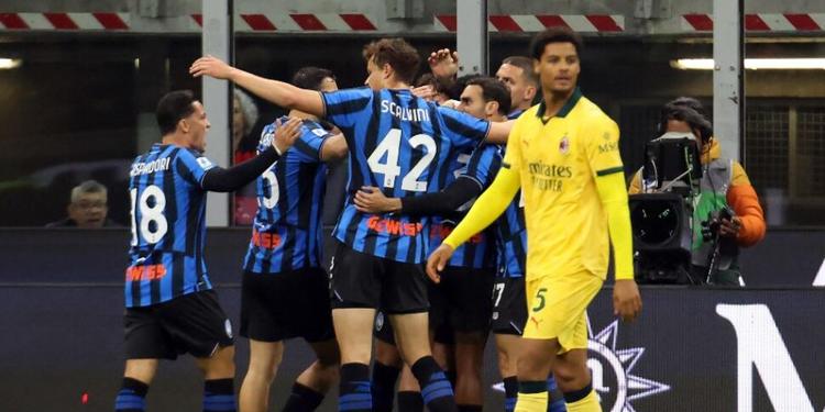 Milan, ancora una sconfitta. Va sotto 3-0 con l'Atalanta, poi reagisce (3-2) ma non basta. Champions a rischio