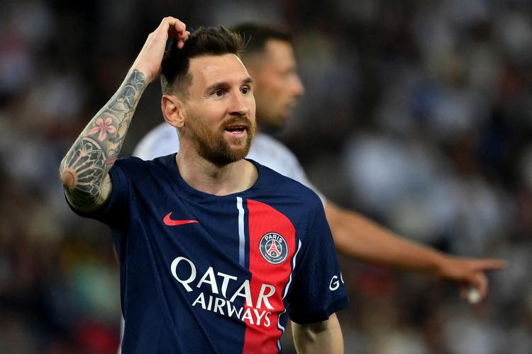 PSG perde para Clermont em último jogo de Lionel Messi no Francês