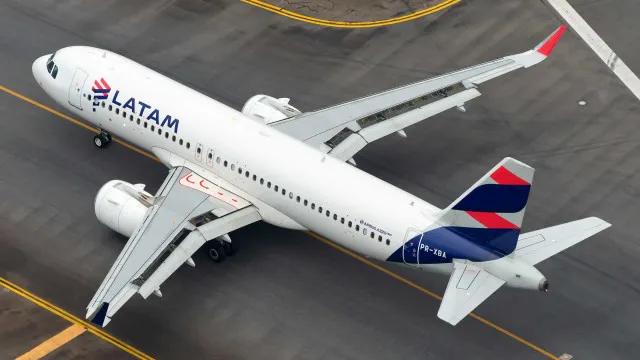 Passageira agride funcionárias da Latam com socos no aeroporto de Guarulhos