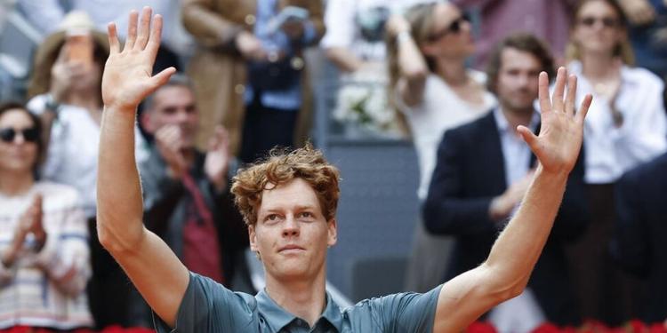 Sinner a Madrid gioca nella storia: Jannik "l'estraterrestre" asfalta Zverev (6-1, 6-2) e conquista il quinto Master 1000 di fila