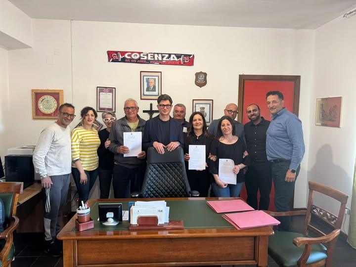 LAVORO - CALOVETO STABILIZZA 4 TIROCINANTI DI INCLUSIONE SOCIALE. IL SINDACO: DA FRAGILITÀ A RISORSA, COSÌ SI TIENE VIVA...