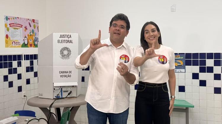Rafael Fonteles vota em Teresina e destaca atuação na campanha de Lula: 'virada histórica'
