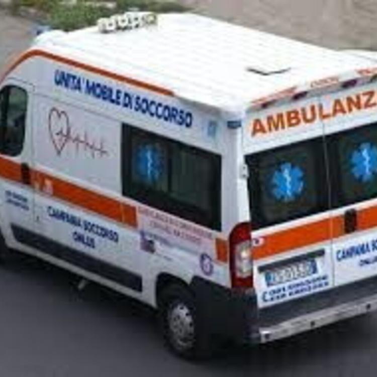 Varese: sbanda con l'auto e investe un gruppo di pedoni, morta una 17enne e 4 feriti gravi