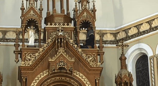Vídeo: Padre afirma que episódio na Matriz não foi intolerância religiosa e aponta possível transtorno do envolvido