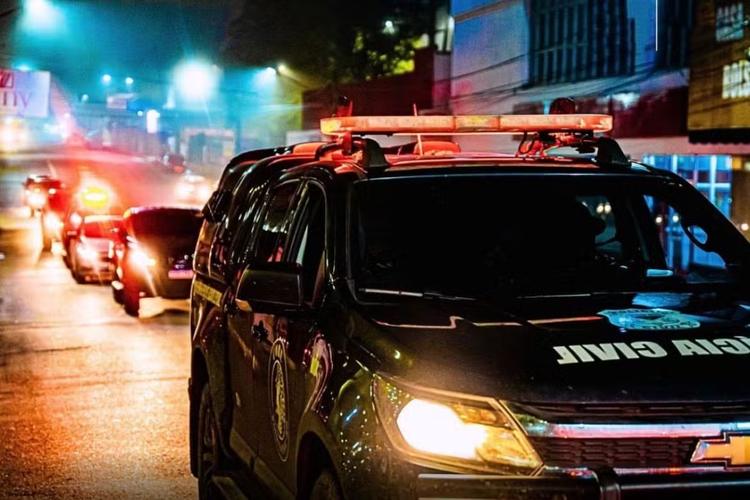 Polícia Civil faz operação contra suspeitos de coordenar crimes de dentro da prisão em RO