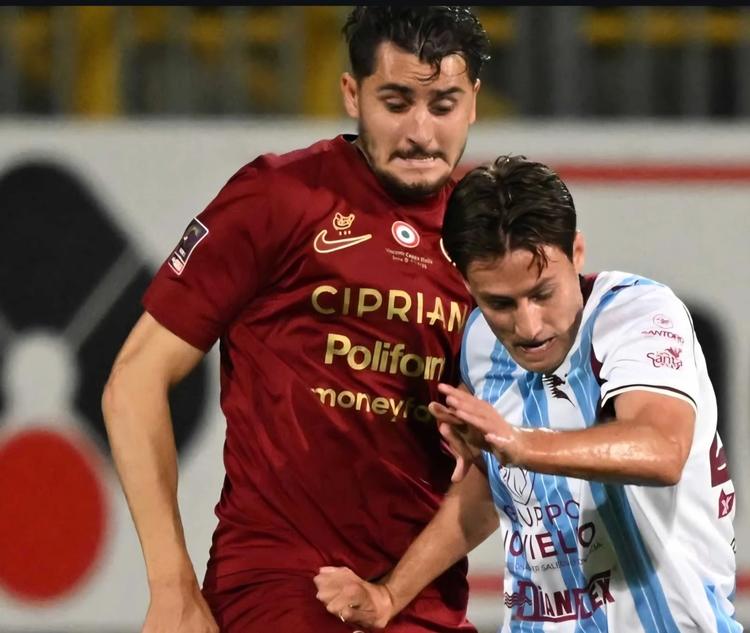 Sport, Villa e Inglese annichiliscono il Ravenna: la Salernitana è in semifinale