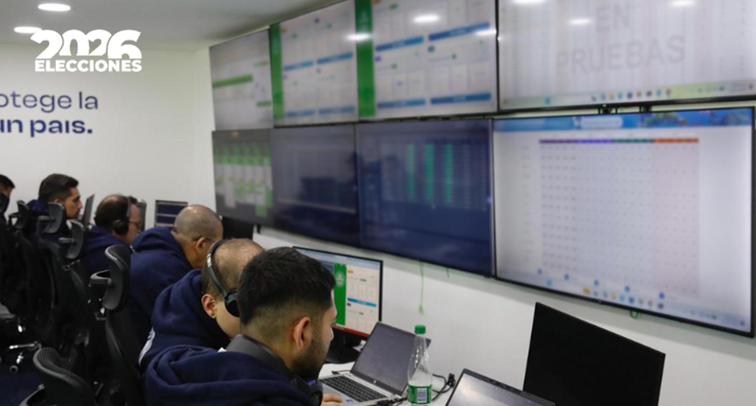 New Clash Between the Registrar and Gustavo Petro Over Source Code