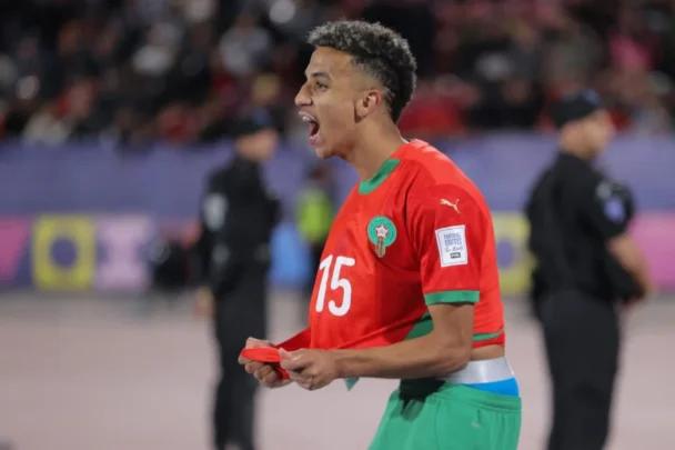 أياكس يتعاقد مع المدافع المغربي فؤاد الزهواني