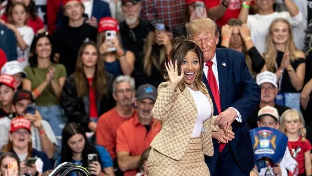 "É difícil não vê-la". Em comício, Trump enaltece... bunda de Nicki Minaj