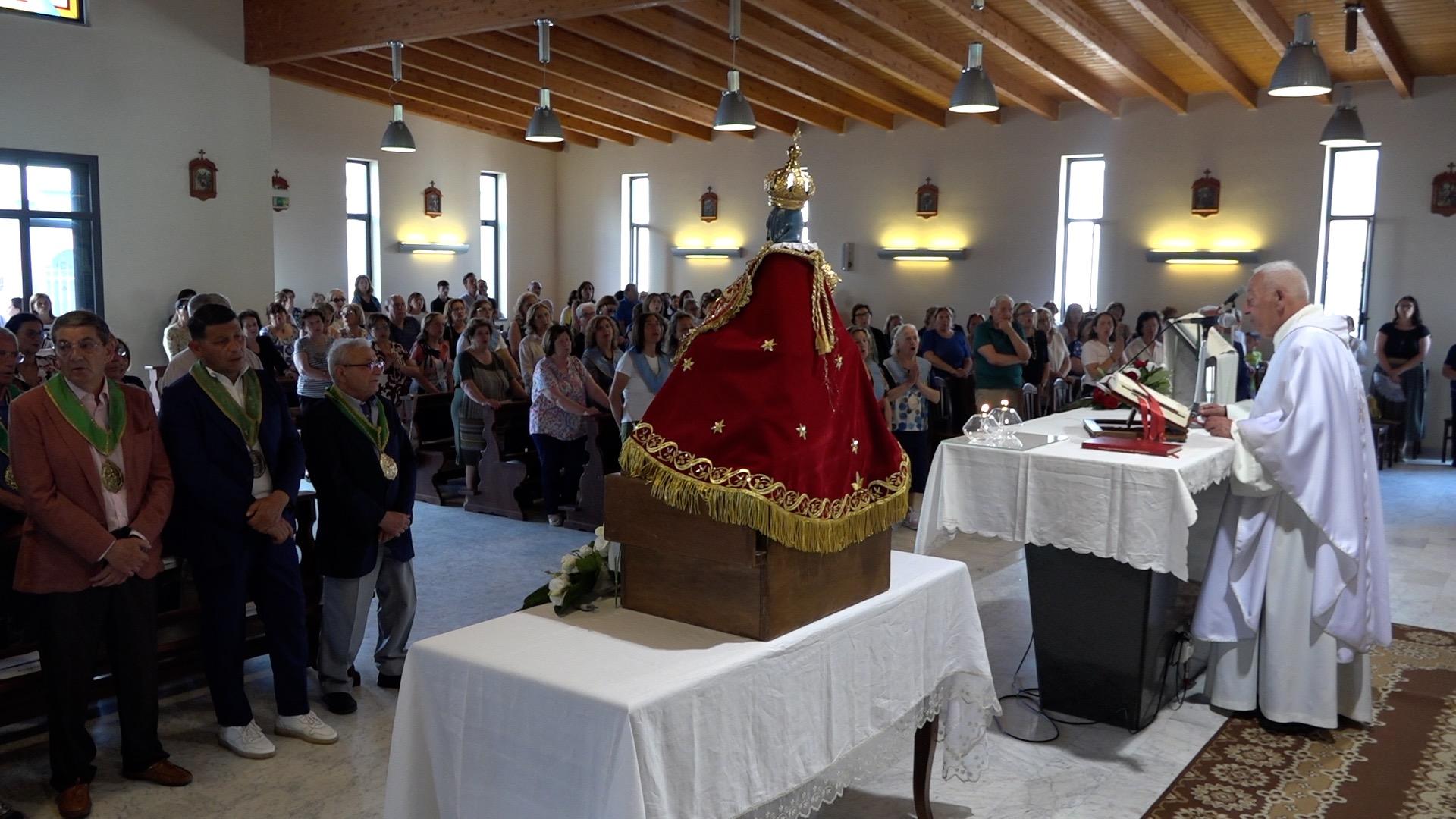Il simulacro della Madonna della pace pellegrina al cimitero di Giugliano