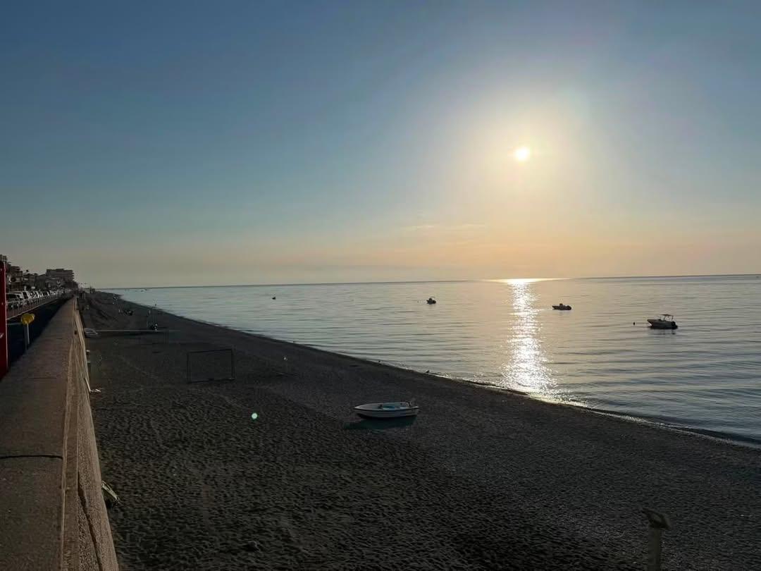 Santa Teresa di Riva (Me) BUON FERRAGOSTO 🍉☀️ La nostra spiaggia pulita e ordinata ✨🌊 Grazie di cuore ♥️ a tutti, ades...