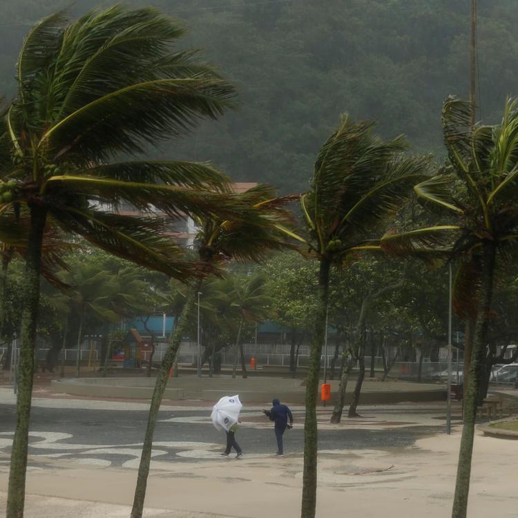 Inmet emite alerta de vendaval para 11 estados por causa de ciclone extratropical