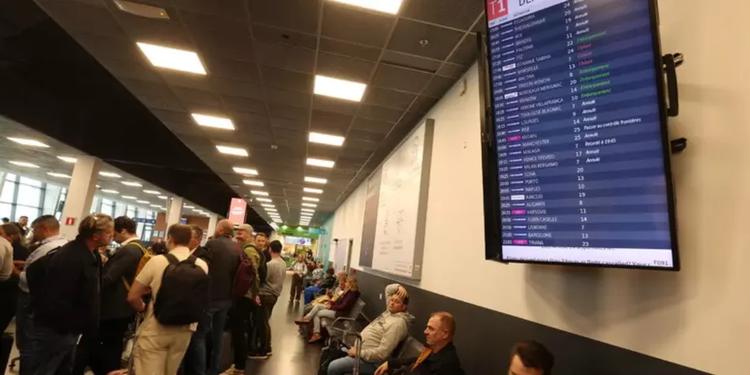 Droni sull'aeroporto del Lussemburgo, traffico aereo interrotto e poi ripreso