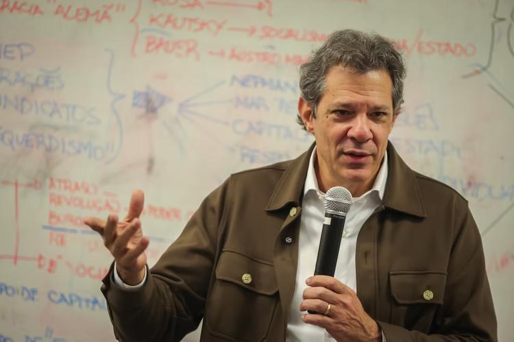 Haddad diz ter esperança que Tarcísio reconheça erros após governador afirmar que não deve privatizar outras linhas de Metrô