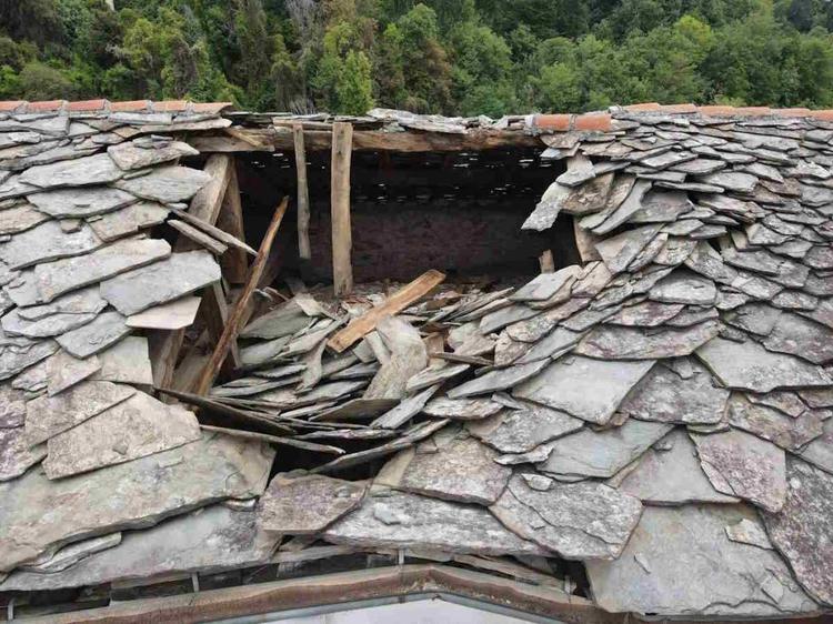 rocca canavese crollo copertura in lose della chiesa