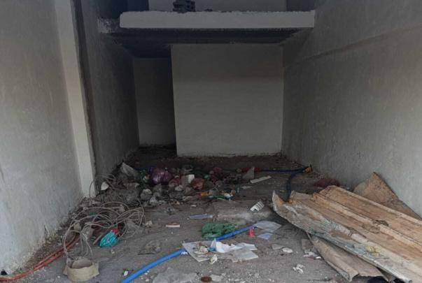 بالصور.. تنامي مظاهر الفوضى بمشروع سكني بمراكش يؤجج عضب الساكنة