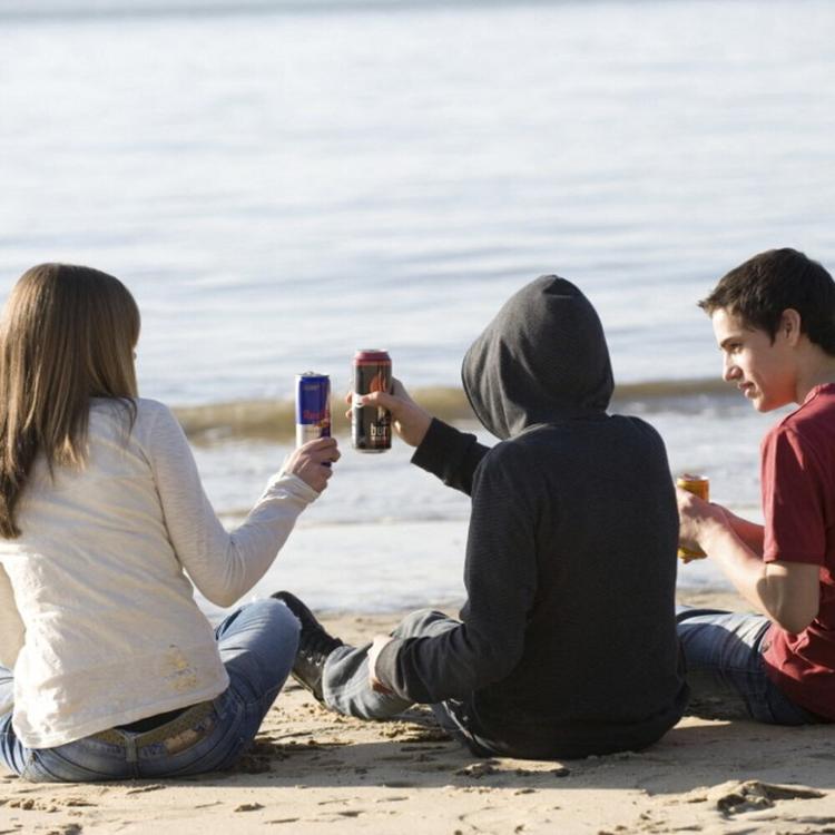 Energy drink prima dei 12 anni per 4 minori su 10: ecco i rischi