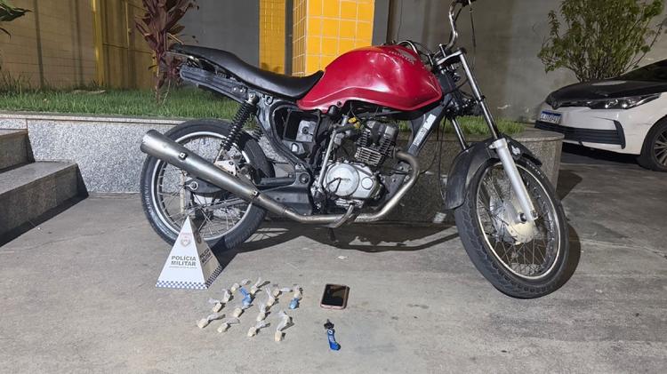 Dupla é presa por tráfico de drogas em Pinheiral