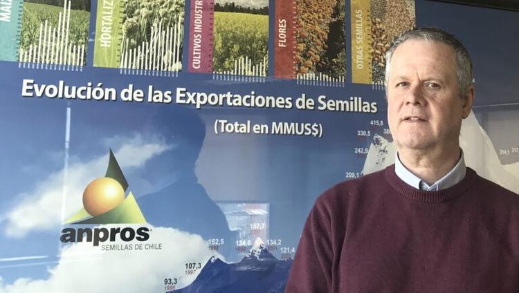 ISF Awards Lifetime Honorary Membership to ANPROS Director Mario Schindler