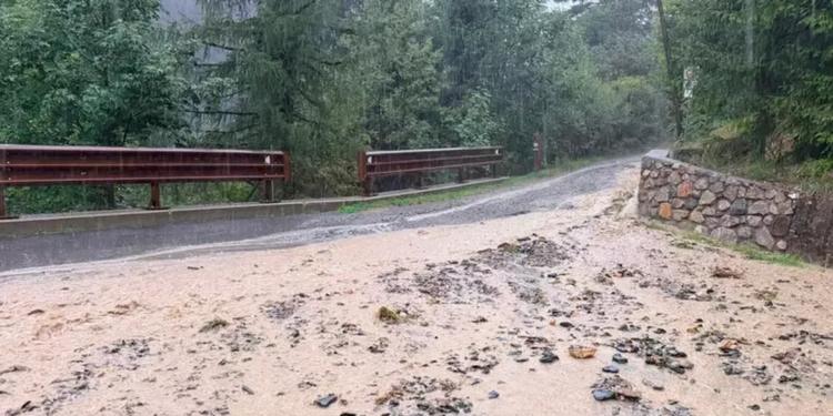 Il maltempo flagella il Nord: nella Bergamasca sei paesi isolati, 350 evacuati