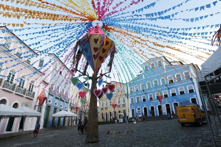 Previsão aponta redução de chuvas a partir de sexta-feira e tempo firme no São João em Salvador
