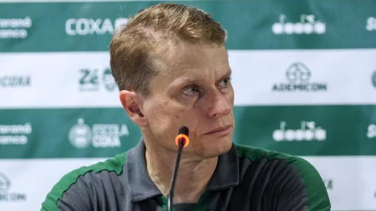 Vasco busca Coritiba por Seabra
