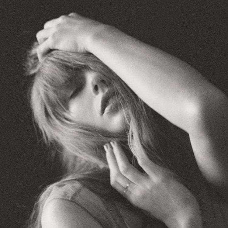 MUSIQUE : Taylor Swift et Mylène Farmer sortent de nouveaux albums