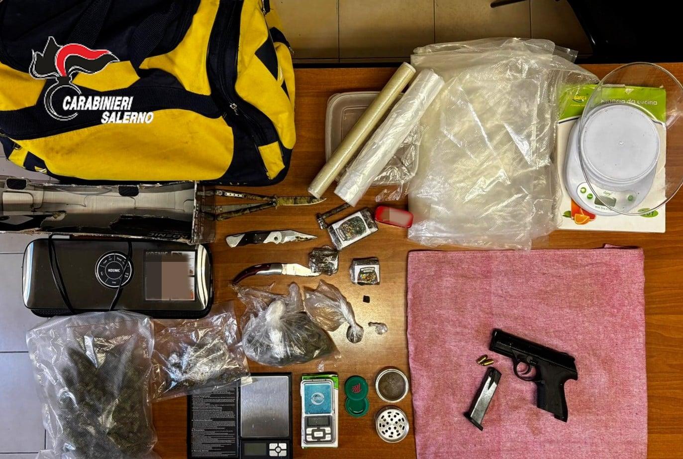 Droga e armi modificate a Salerno: arrestato un uomo nel centro storico