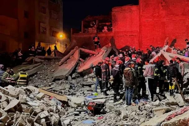 فاجعة انهيار عمارتين بفاس..تهم ثقيلة تطارد رئيس مجلس زواغة ونائبين وأعوان سلطة