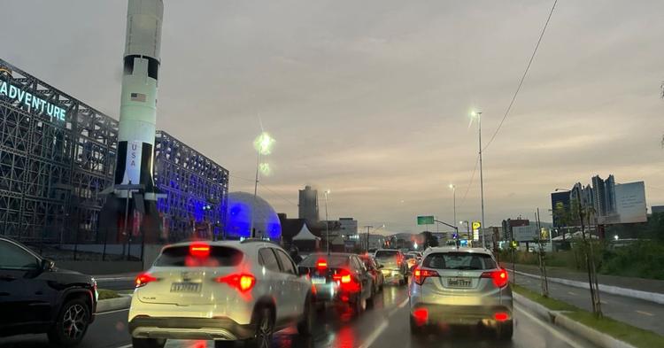 Fim de semana será de tempo nublado e chuva à noite em Balneário Camboriú