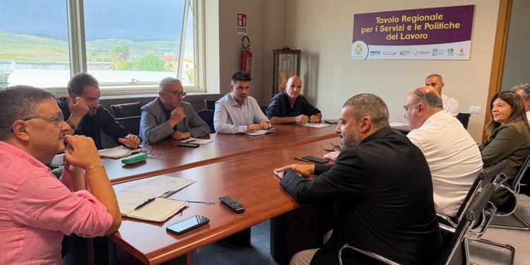 Passi avanti per i TIS in Calabria. Cgil, Cisl e Uil: «Ma la vertenza sarà chiusa solo quando anche l'ultimo lavoratore avrà avuto una risposta»