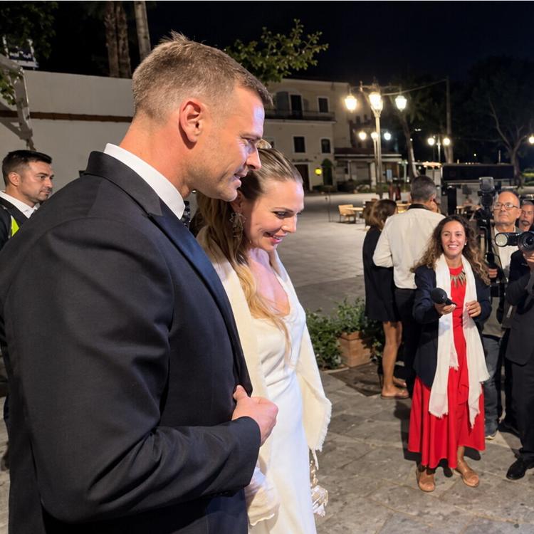 Ilary Blasi e Bastian Muller, prima la festa poi il sì dopo mezzanotte
