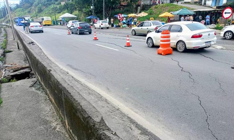 Trecho da BR-324 é liberado, no sentido Feira de Santana, após mais de 24 horas de interdição