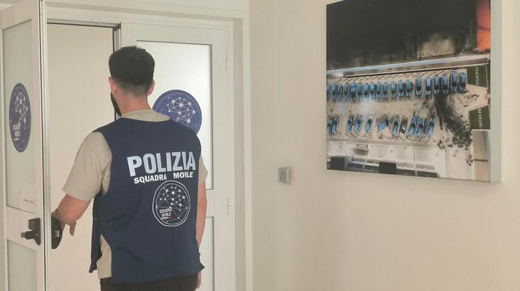 Andria, violenza sessuale e minacce di morte a compagna: arrestato 35enne