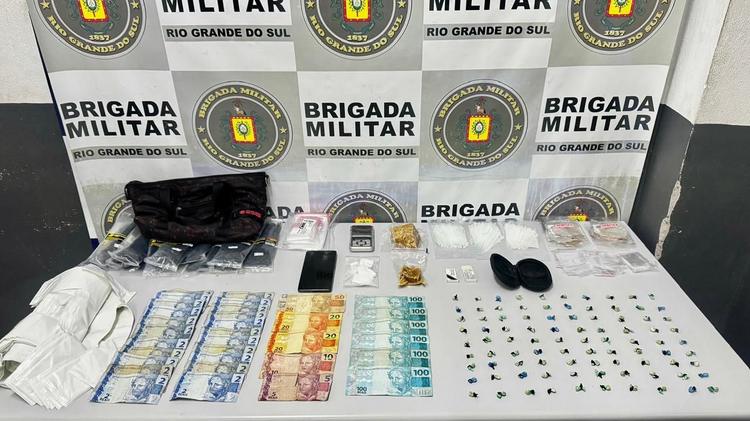 Suspeito é detido com crack e cocaína em Caxias