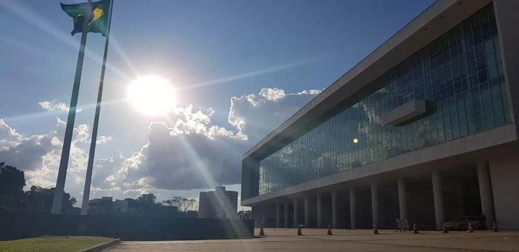 Candidatos ao governo do Paraná gravam para horário eleitoral e se reúnem com lideranças