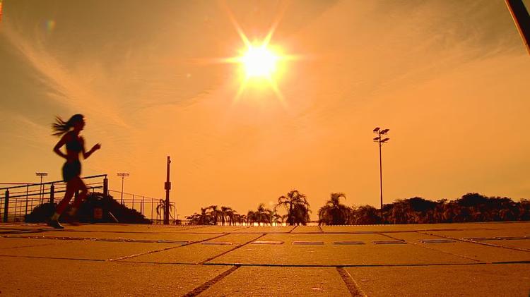 Semana deve começar com frio de 0°C com chance de geada e terminar com calor de 31°C no RS; veja previsão