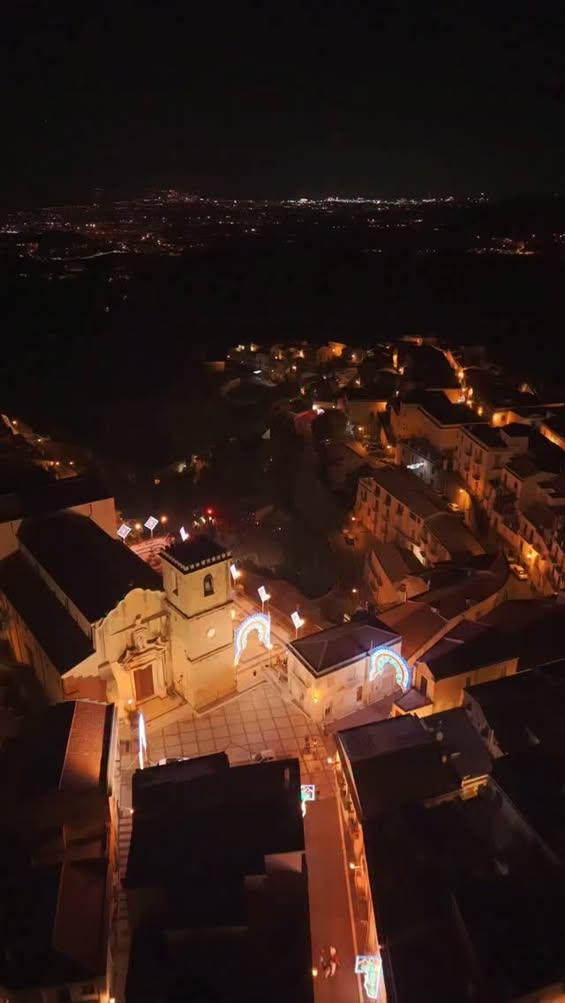 QUI SUCCEDE ANCHE QUESTO! 🤍❤️🎶 Ieri sera la Consulta Giovanile di Castroreale ha cambiato, per qualche ora, i ritmi de...