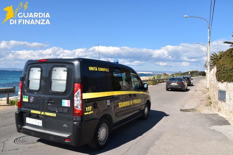 Gallipoli, “case pollaio”: 17 ragazzi stipati in un appartamento