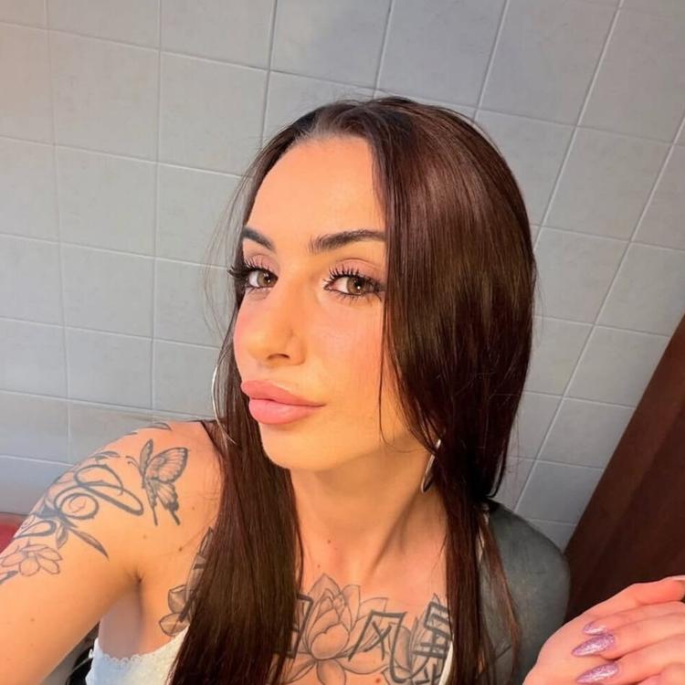 La richiesta surreale della trapper arrestata: "Giudice, mi liberi: stasera esce il mio br...