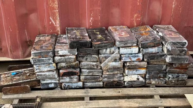 Carga de sucata escondia 150 kg de cocaína e seria enviada para a Europa de porto de SC