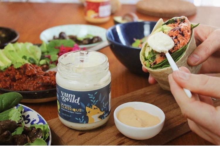 Yum and Wild est une marque française de sauces bio 100% végétales, préparées sans œuf, sans lait, sans additif, sans ingrédient chimique